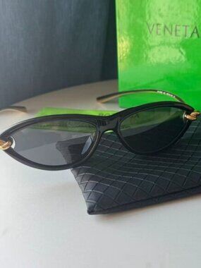 Bottega Veneta BV1390S Cat Eye Sunglasses Black Gold 56-14-145